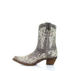 Corral Boots Corral Ladies Lisa Brown Crater Bone Embroidery Shortie Boots A3190 -Corral Boots a3190 5